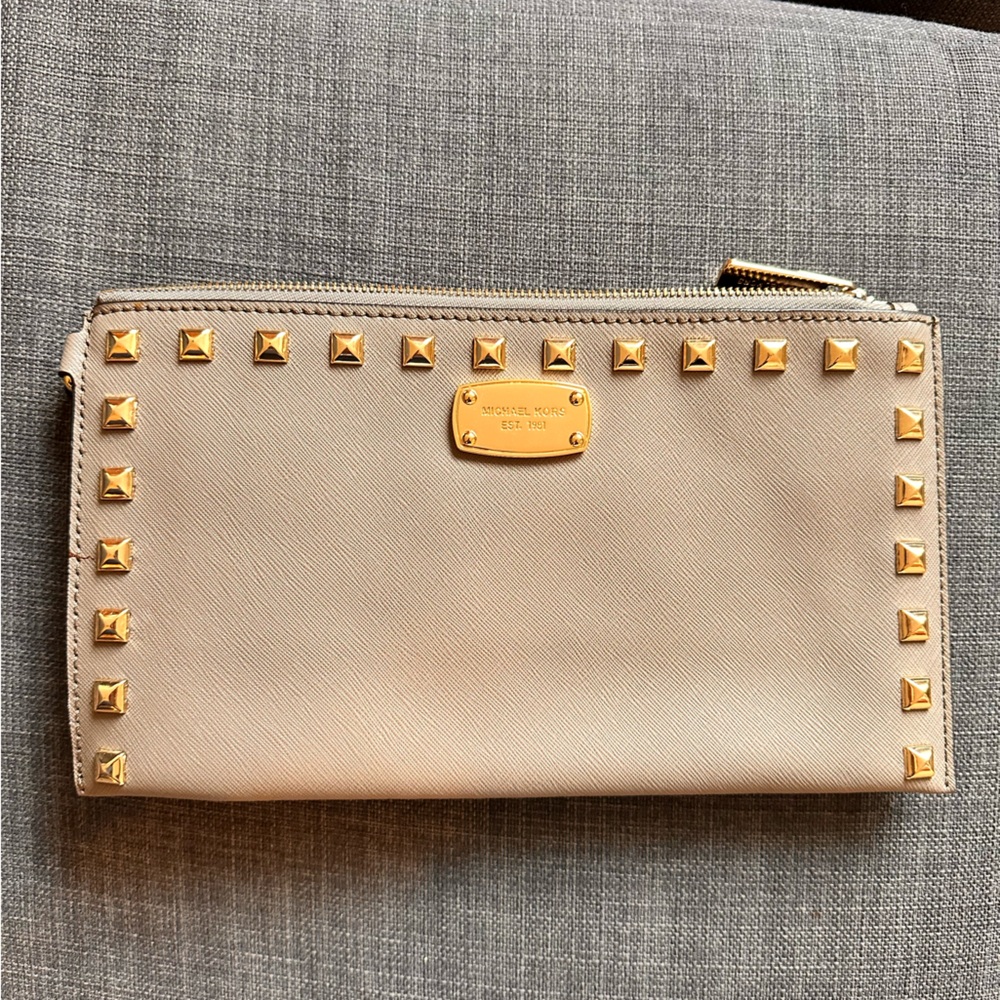 Michael Kors Clutch like NEW